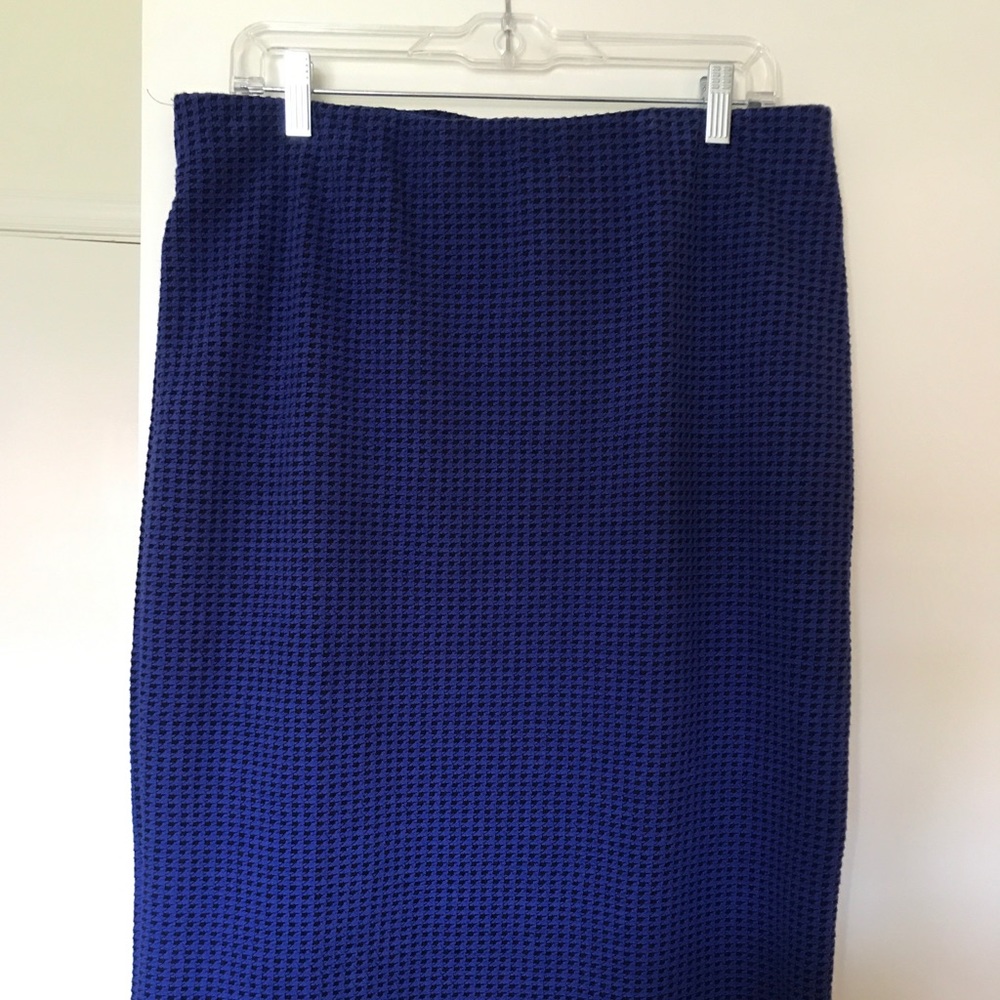 Houndstooth Pencil Skirt
